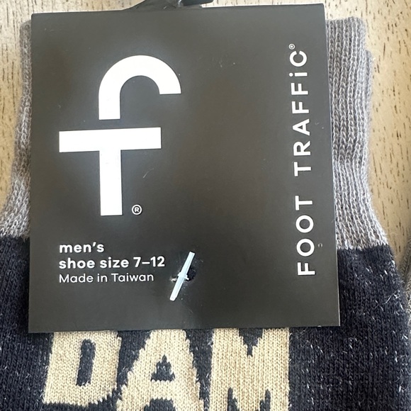 3 Pairs of Foot Traffic Men's Graphic Socks - Brown, Green, Black - Picture 7 of 9